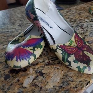 Adorable print leather shoes